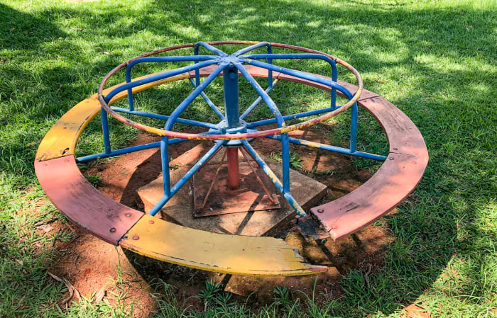 A broken-down spinner.
